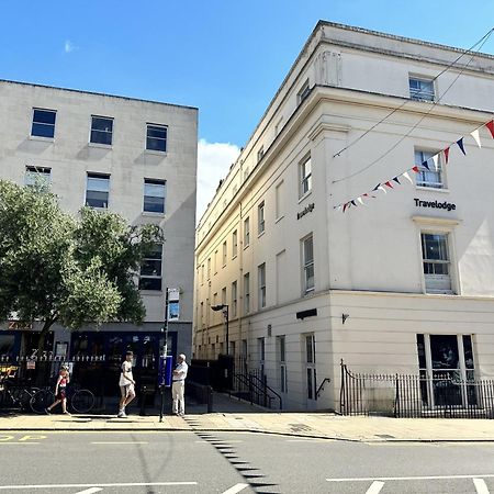 Stunning 2-Bed Town Centre Apartment - Hosted By Hutch Lifestyle Leamington Spa Bagian luar foto
