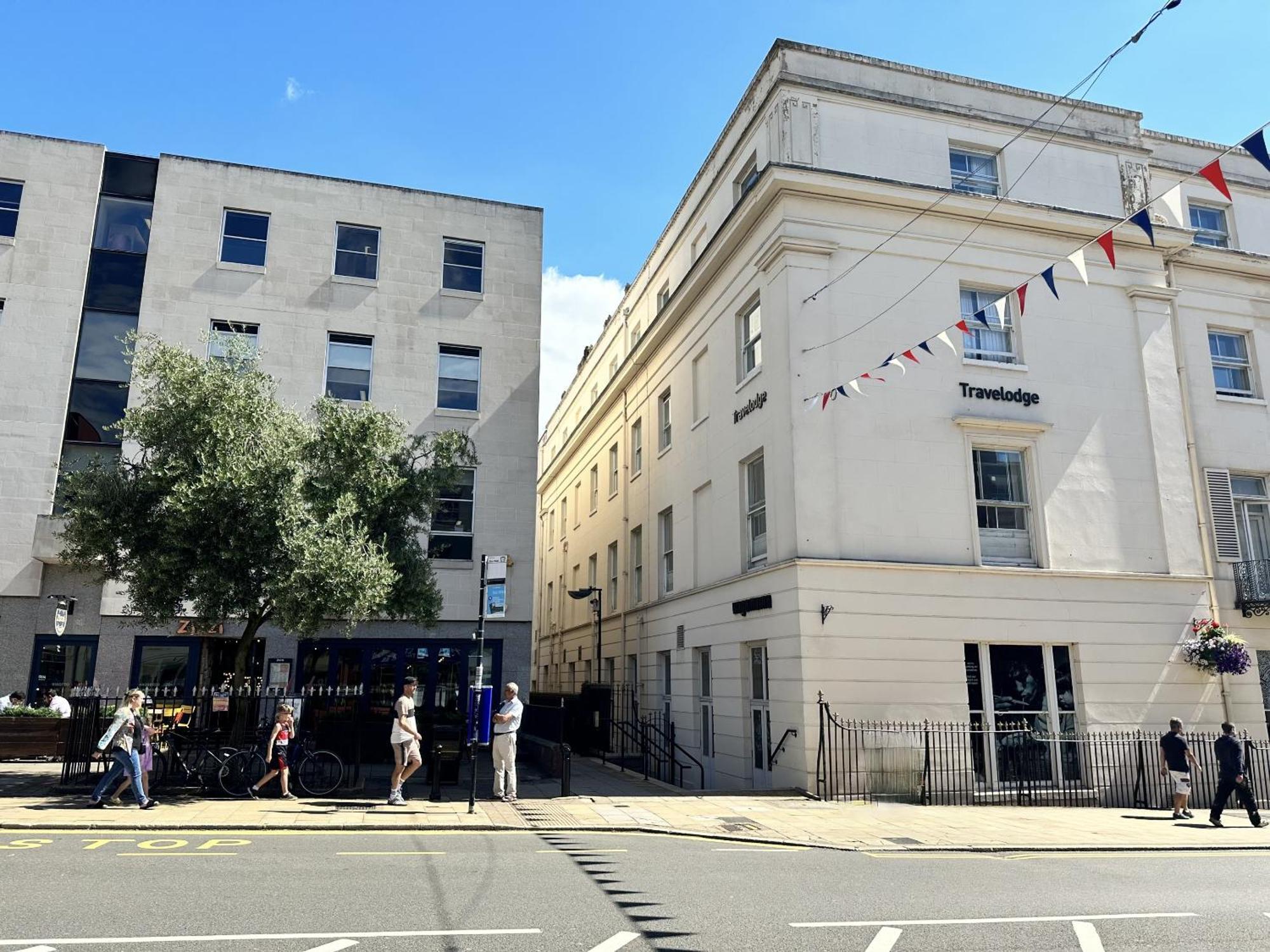 Stunning 2-Bed Town Centre Apartment - Hosted By Hutch Lifestyle Leamington Spa Bagian luar foto