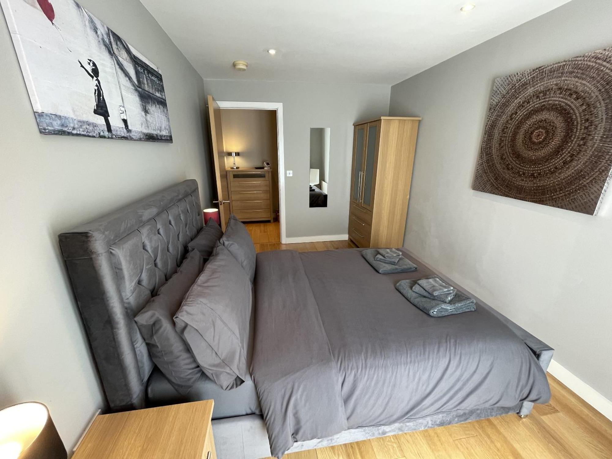 Stunning 2-Bed Town Centre Apartment - Hosted By Hutch Lifestyle Leamington Spa Bagian luar foto
